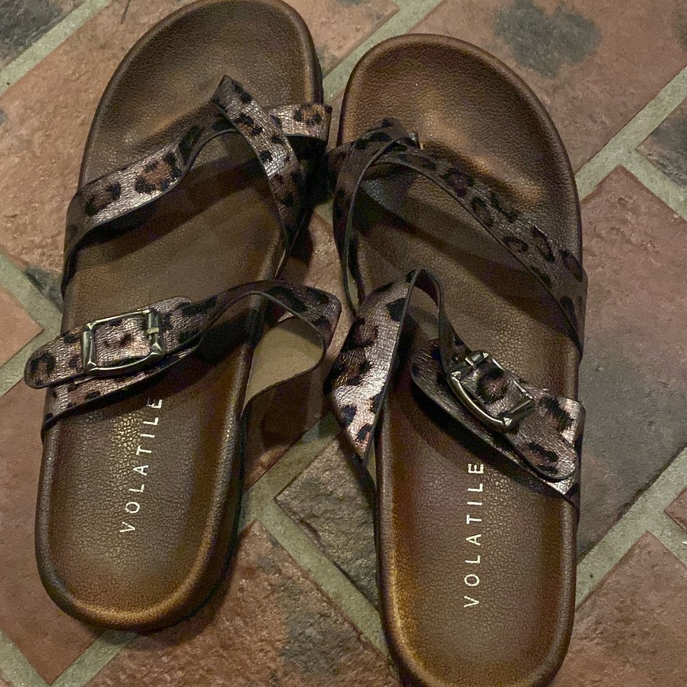 NWOT Volatile Sandals